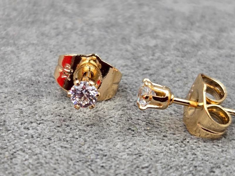 Гвоздики Xuping 3 мм колір 18к