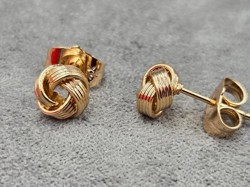 Гвоздики Xuping 7 мм колір 18к