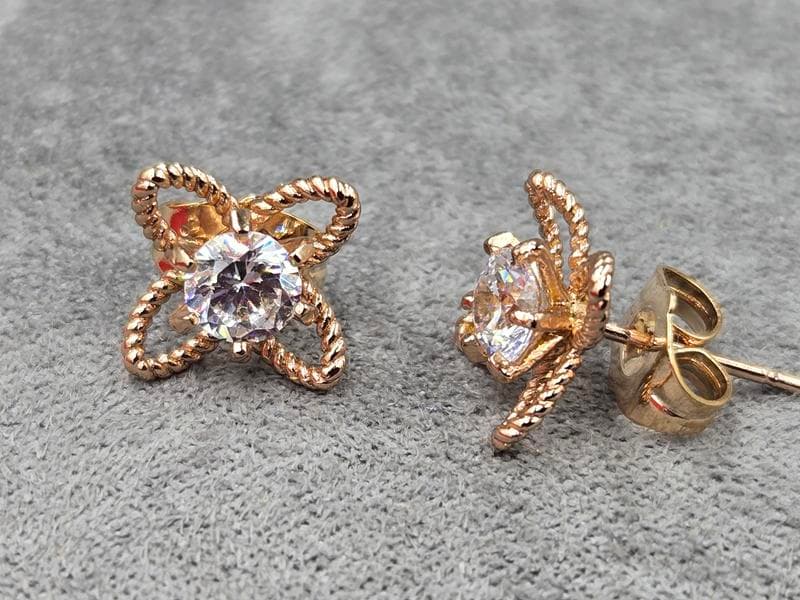 Гвоздики Xuping 13 мм колір 18к