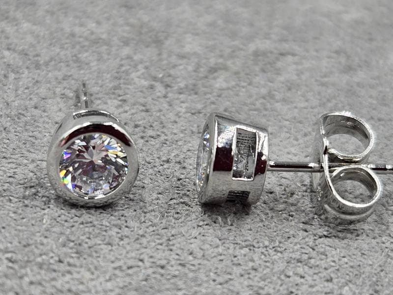 Гвоздики Xuping 6 мм родій