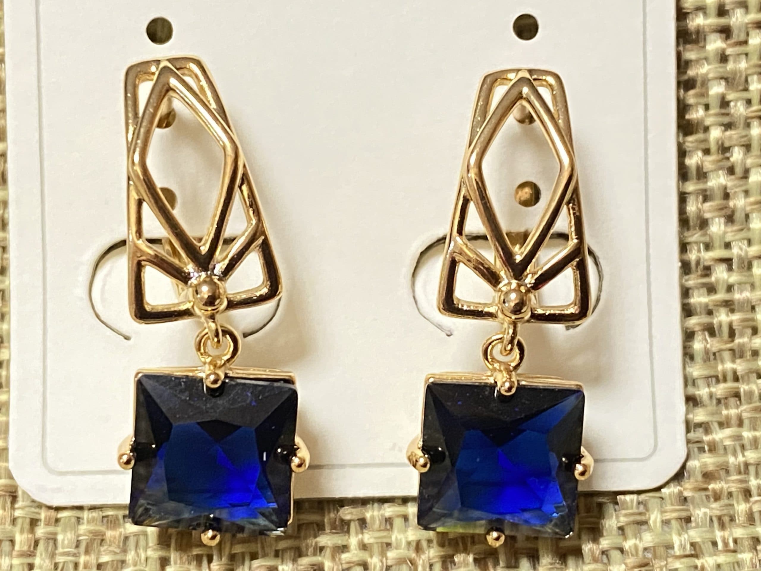 Сережки Xuping с синім стразом 18к английский замок