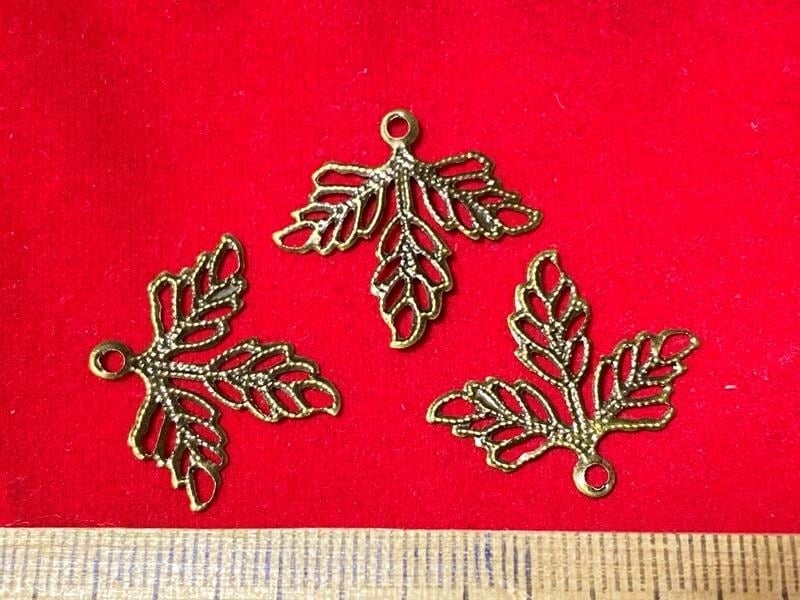 Листок 50 шт цвет бронза 23*26 мм